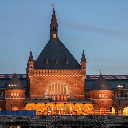 Central Copenhagen Apt With Balcony, Free Parking W Elevator Ngoại thất bức ảnh