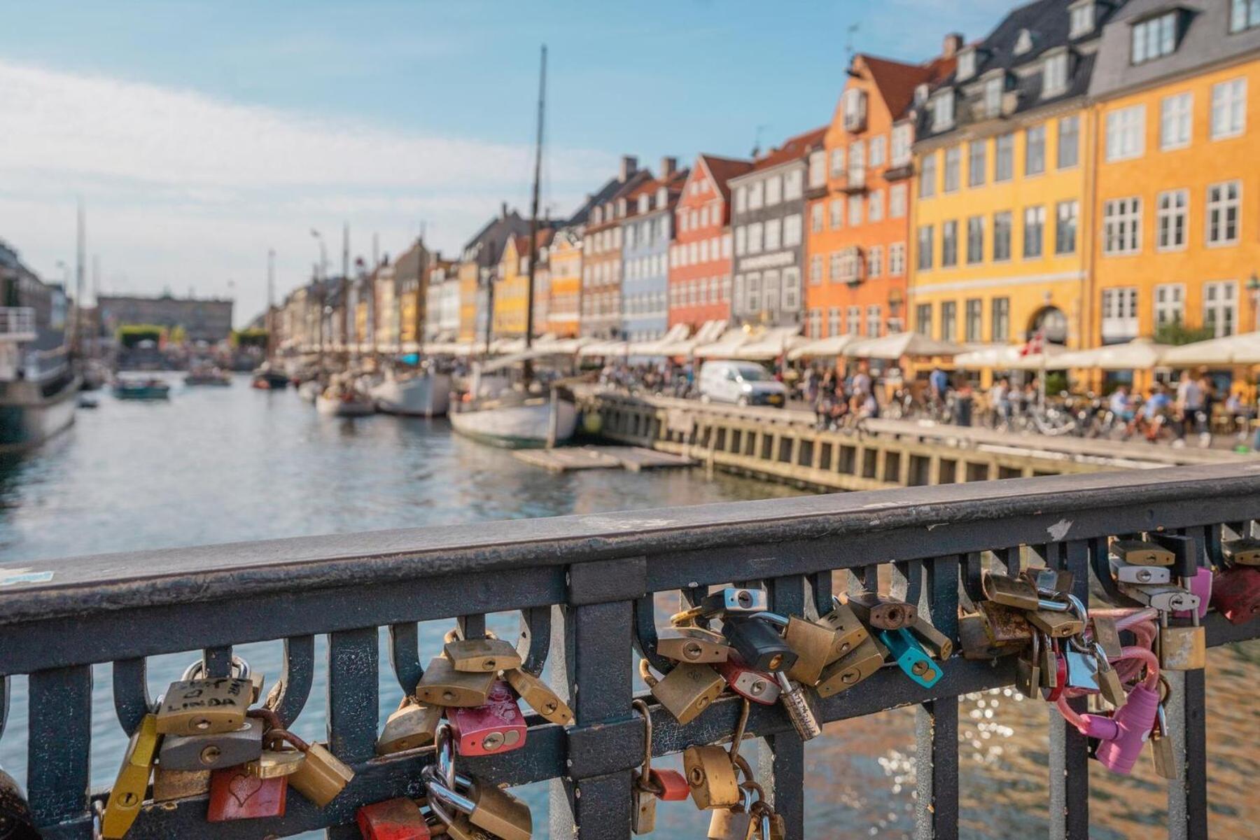 Central Copenhagen Apt With Balcony, Free Parking W Elevator Ngoại thất bức ảnh